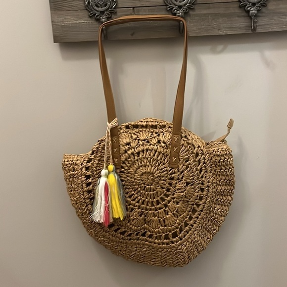 Circular Straw Bag Paper Tassels Summer Vacation Beach Pool - Picture 3 of 7